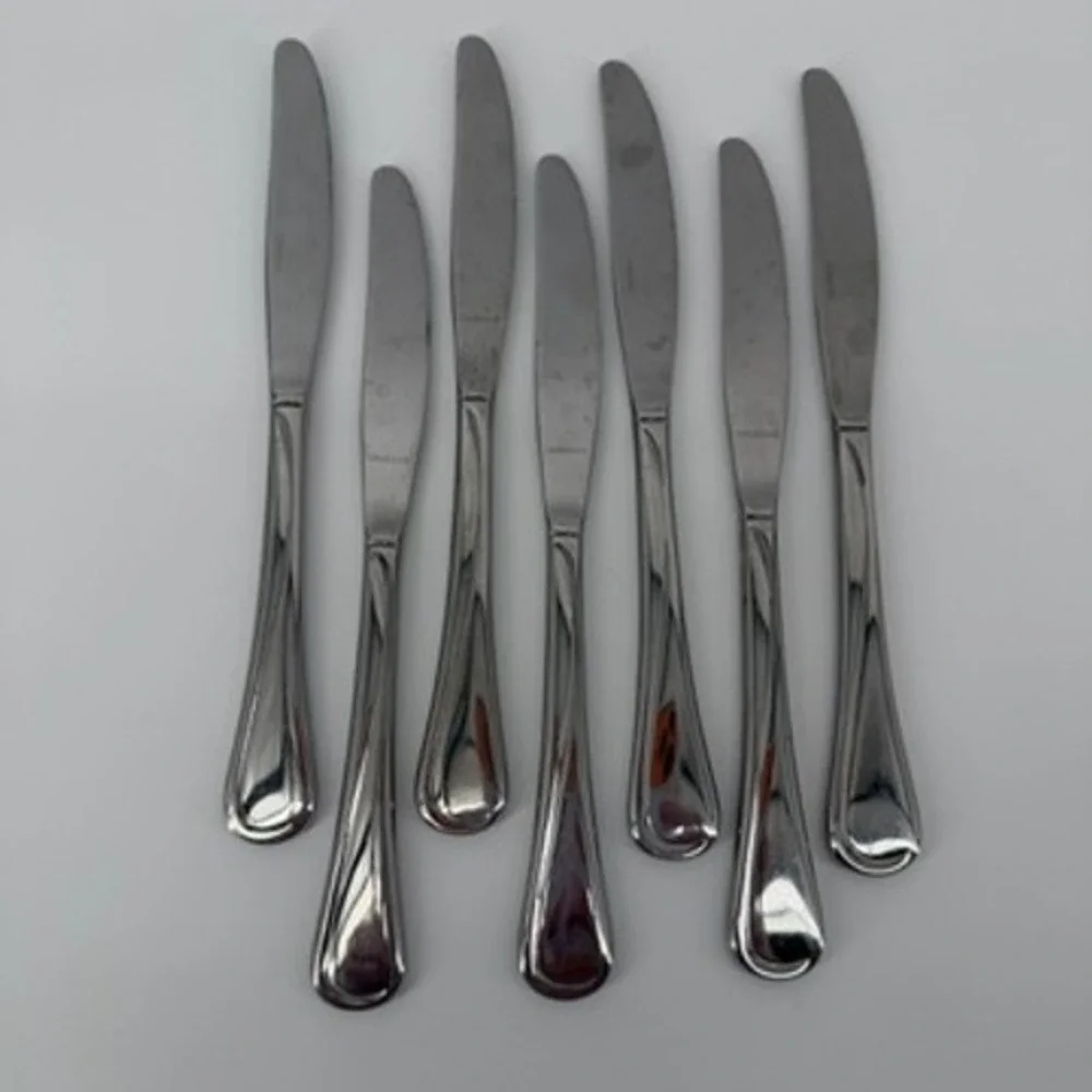 Oneida Flight Reliance Glossy Stainless Dinner‎ Knives Set of 7 9 Inch Serrated
